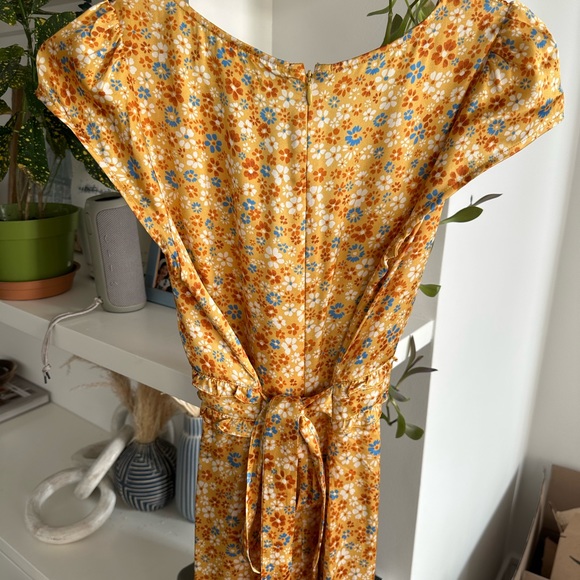 Reformation Kaye silk dress in Junie, size 2 - Picture 7 of 7